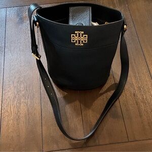 Tory Burch Black Pebbled Leather Bucket Bag with Gold Logo